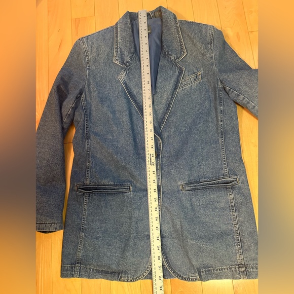 Vintage 1980’s (shoulder pads!) Liz Claiborne denim blazer in size 8 - Picture 8 of 10